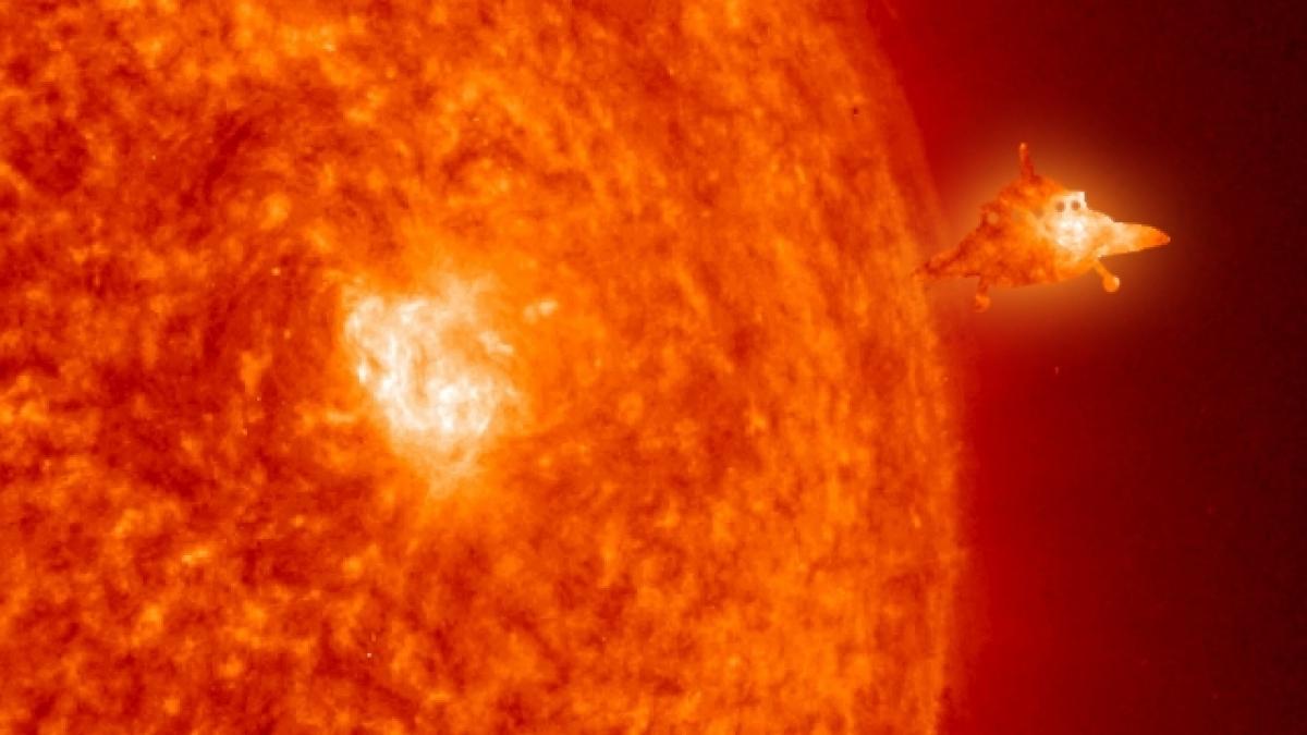 Последние новости сегодня. Инопланетяне на странном кораблей замечены около Солнца – уфолог