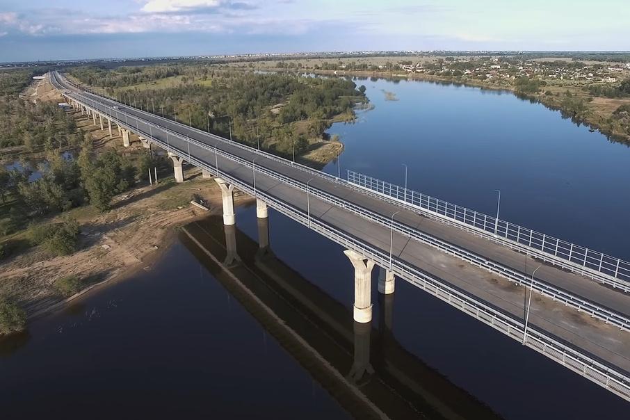 В Волгоградской области суд обязал подрядчика отремонтировать мост через Ахтубу за свой счет
