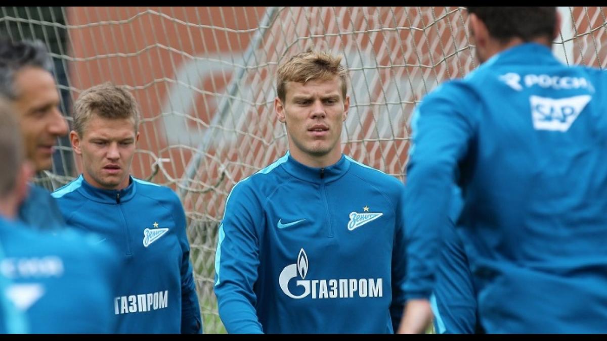 Александр Кокорин Кокорин не пьет шампанское без Мамаева
