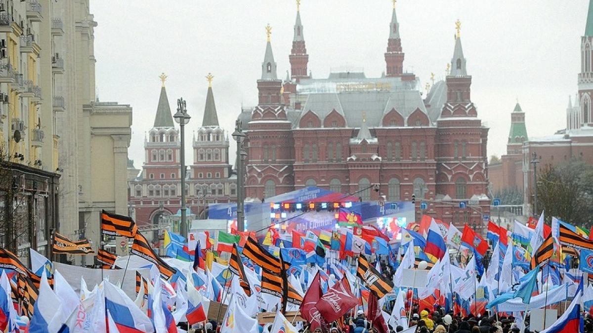 В Кремле принято решение не проводить политических мероприятий в День народного единства В Кремле принято решение не проводить политических мероприятий в День народного единства