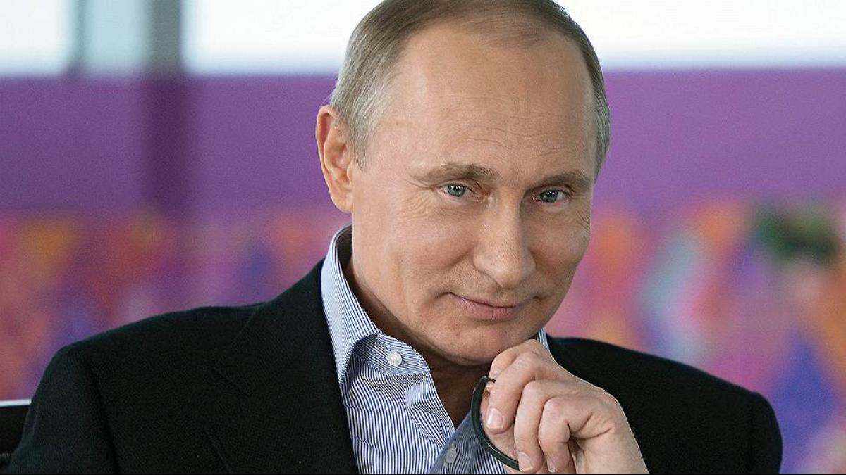 Огромный баннер с Владимиром Путиным на мосту в центре Нью-Йорка переполошил американцев Владимир Путин