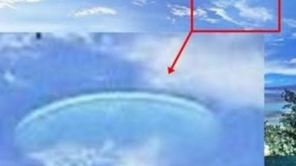 Серебристый НЛО скрывался в облаках над островом Мэн, маскируясь под птиц Серебристый НЛО скрывался в облаках над островом Мэн, маскируясь под птиц