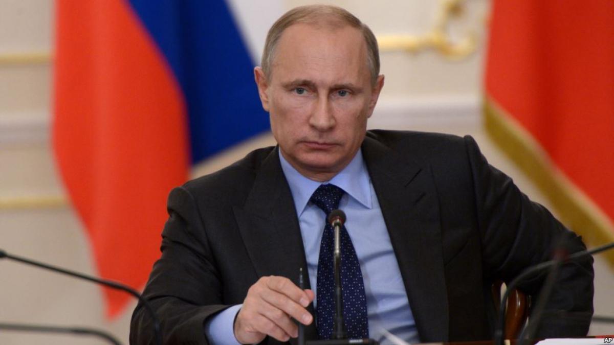 Президент поручил усилить меры безопасности в Крыму Владимир Путин провел экстренное заседание с Совбезом страны