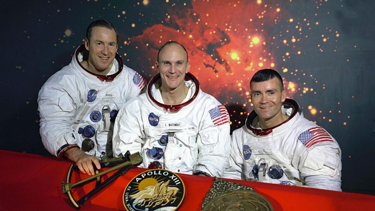 Подтверждение на снимках NASA - инопланетяне спасли экипаж «Аполлона-13» Инопланетяне спасли экипаж «Аполлона-13»: подтверждение на снимках NASA
