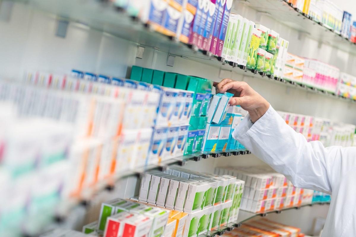 Сотрудники аптеки в Ростове хранили препараты наркотического содержания в микроволновке