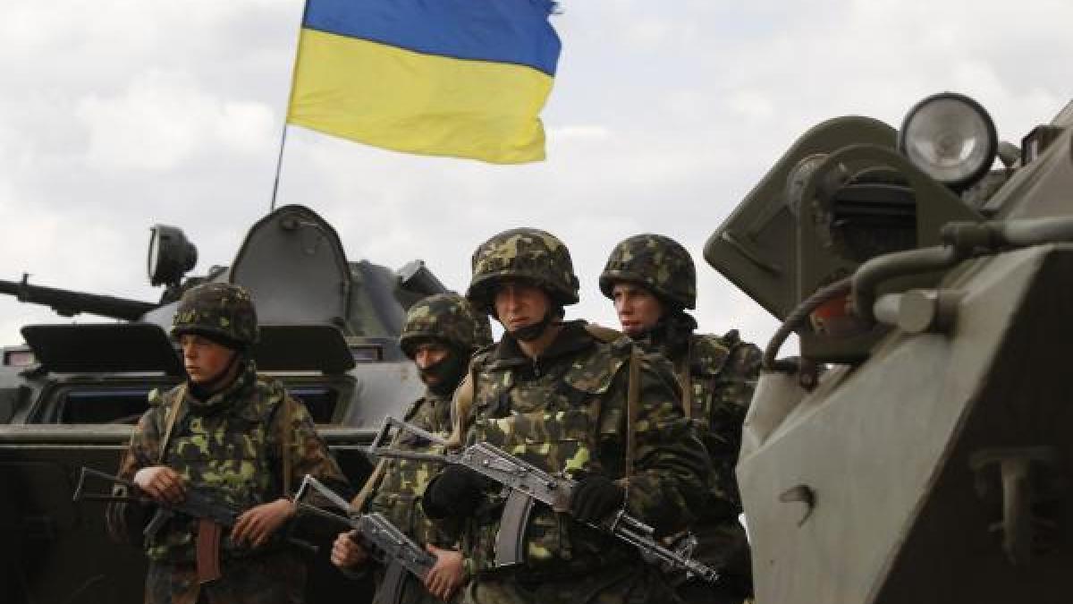 Украина готовит армию отвечать на агрессию России Украина готовит армию отвечать на агрессию России