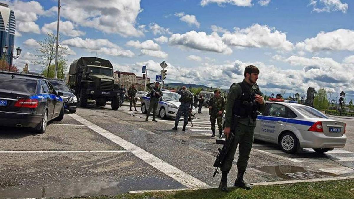 Преступники, напавшие на полицейских в Чечне, были подростками Преступники, напавшие на полицейских в Чечне, были подростками