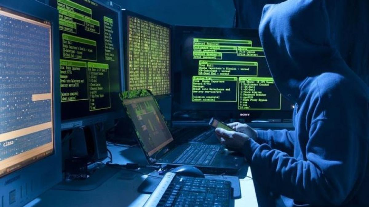 В США задержаны хакеры, взломавшие почту ЦРУ Хакеры искали пришельцев в почте ЦРУ