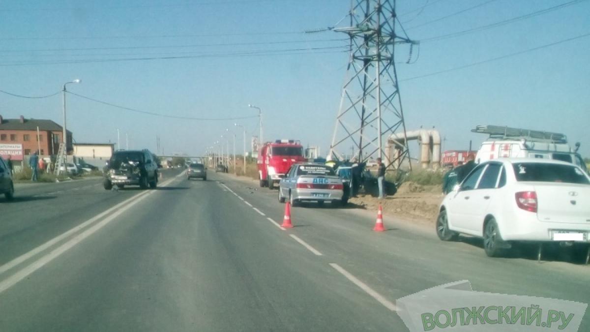 Водитель ИЖ погиб в ДТП с внедорожником в Волжском Дорожная авария в Волжском