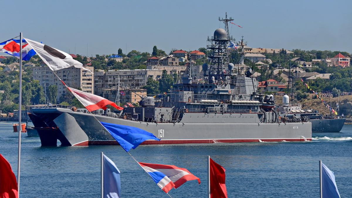 День ВМФ в 2018 году в Севастополе: программа мероприятий, парад, салют День ВМФ в 2018 году в Севастополе: программа мероприятий, парад, салют – где состоится, время