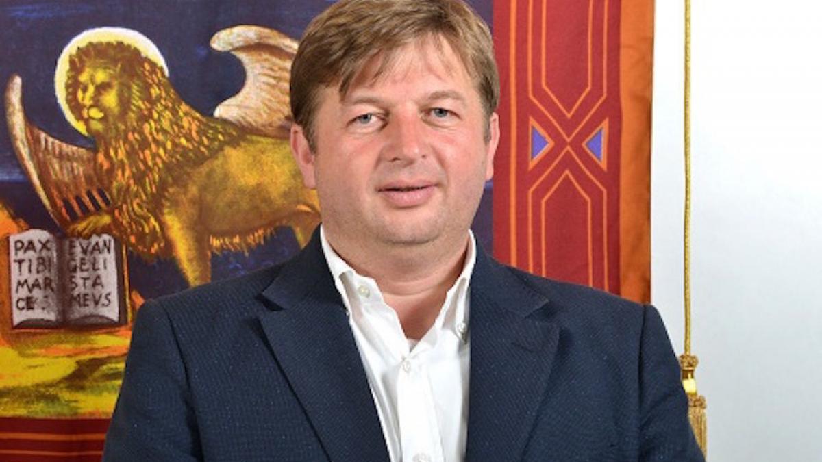 Итальянский депутат намерен потребовать от Украины возместить ущерб от санкций против РФ Итальянский депутат предупредил Киев о расплате за санкции