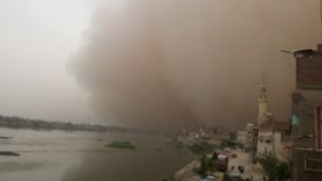 Сильнейшая песчаная буря в Египте: закрыты аэропорты, перекрыты дороги