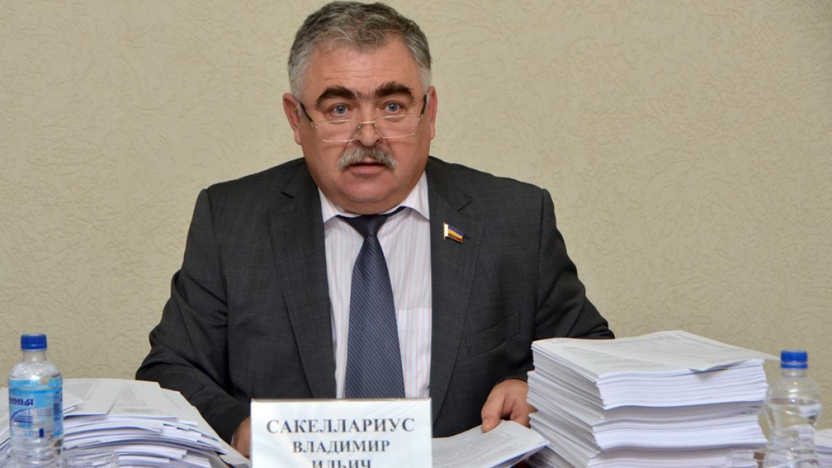 Владимир Сакеллариус Чиновника восстановили на работе после увольнения