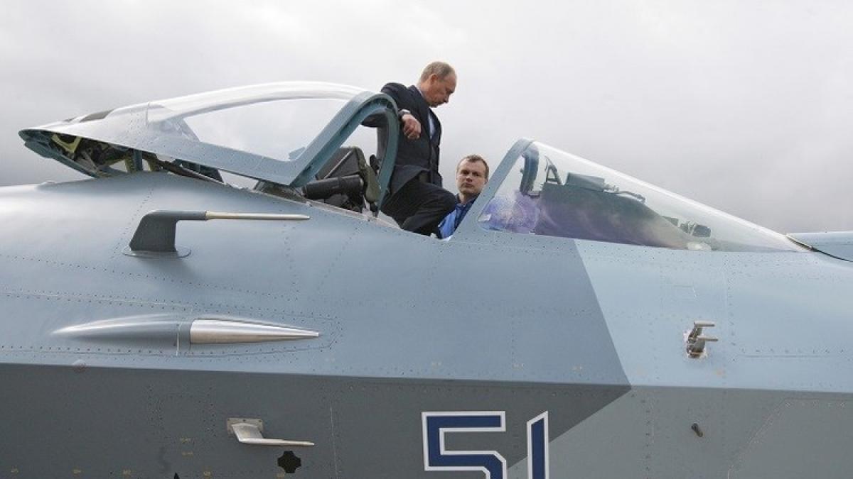 Владимир Путин потребовал оснастить три авиаполка новыми истребителями Су-57 Владимир Путин потребовал оснастить три авиаполка новыми истребителями Су-57