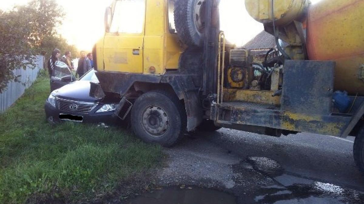 Водитель погиб и пять пассажиров пострадали в ДТП с бетономешалкой под Краснодаром ДТП под Краснодаром