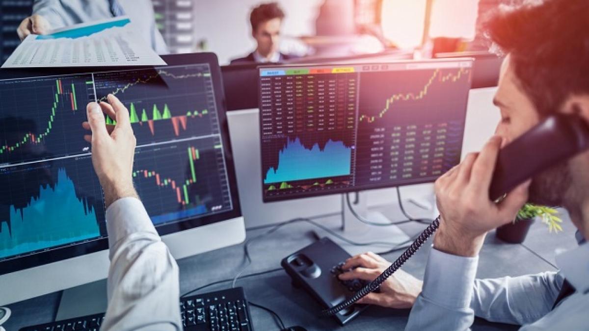 Биржа Названы курс рубля на лето и валюта-неудачник 2019 года