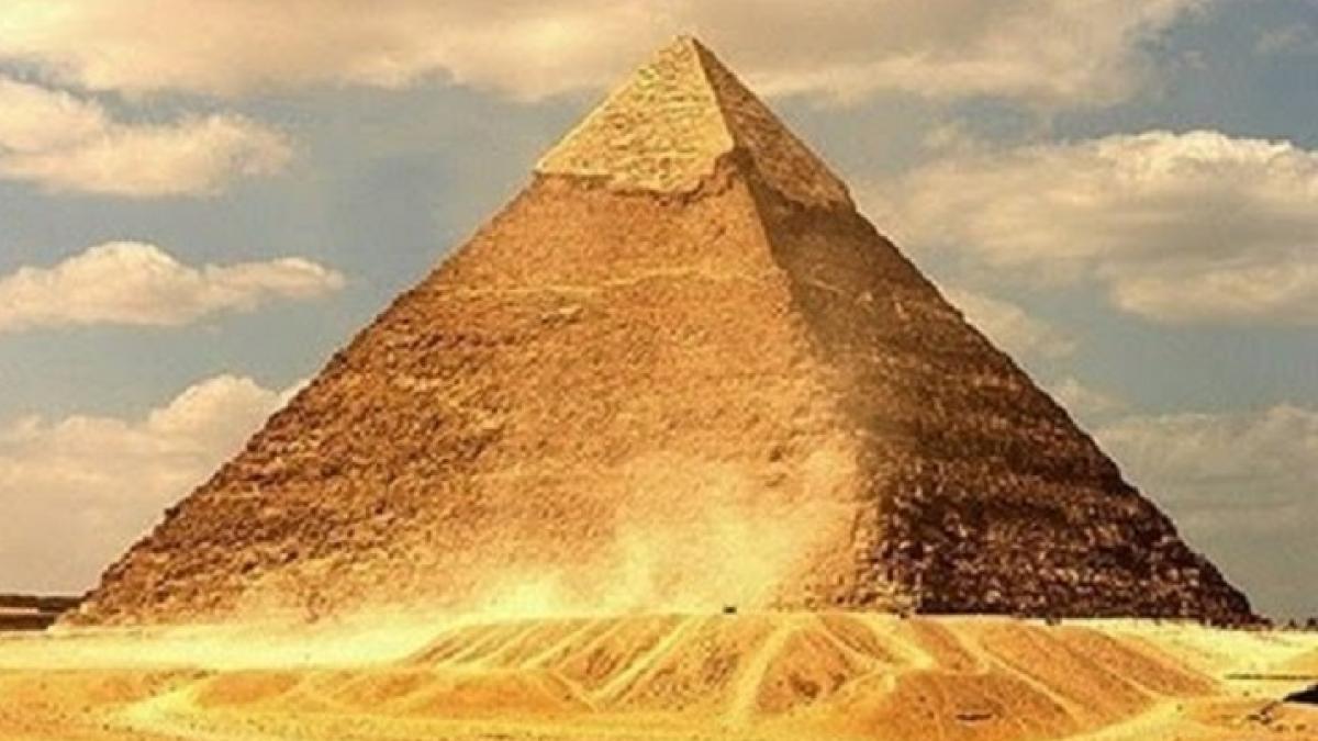 Две таинственные камеры нашли в 4500-летней египетской пирамиде Хуфу В 4500-летней египетской пирамиде Хуфу нашли две таинственные камеры