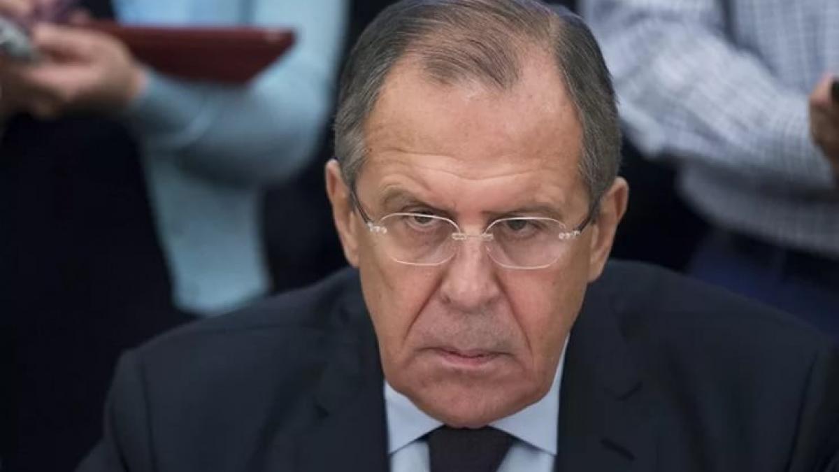 МИД России обратился к Киеву в связи с нападением на российские банки на Украине Лавров рассказал о шагах Сбербанка в ответ на действия радикалов в Киеве