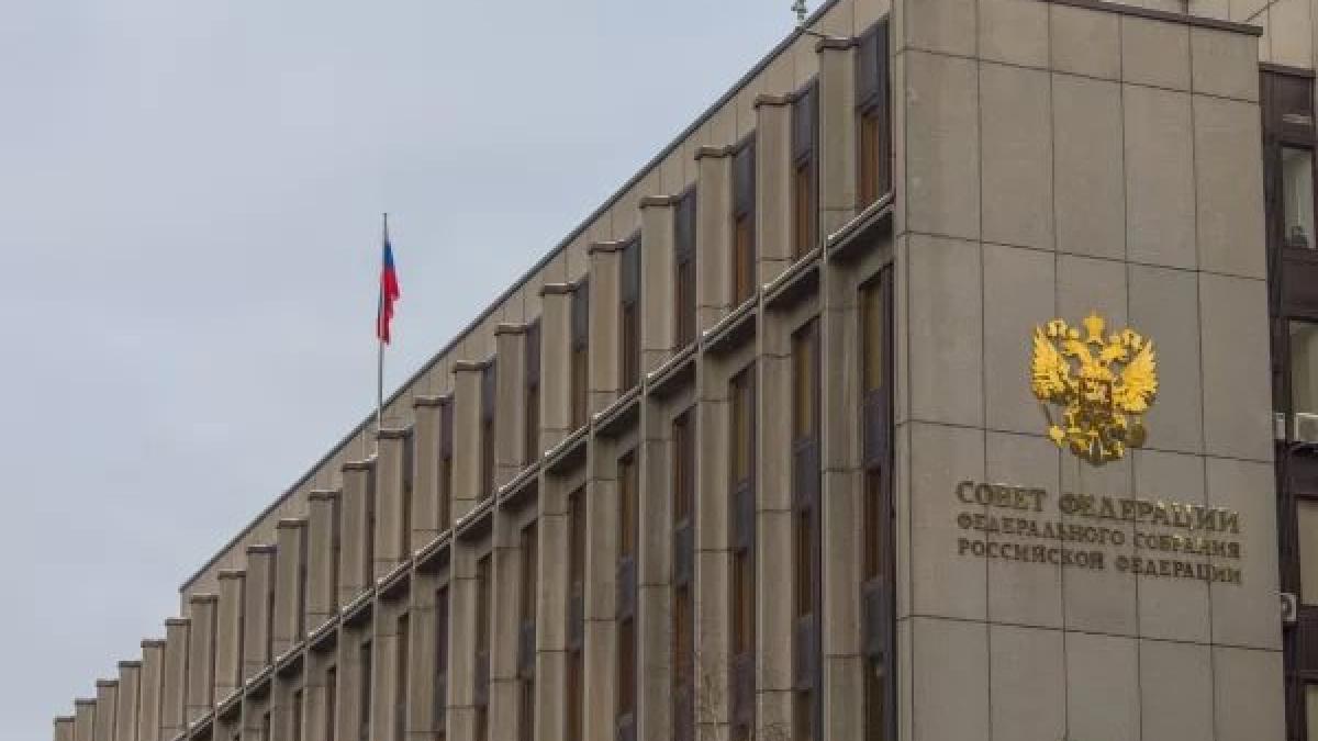 В России рассказали об особенностях процесса отказа от доллара США и Россия