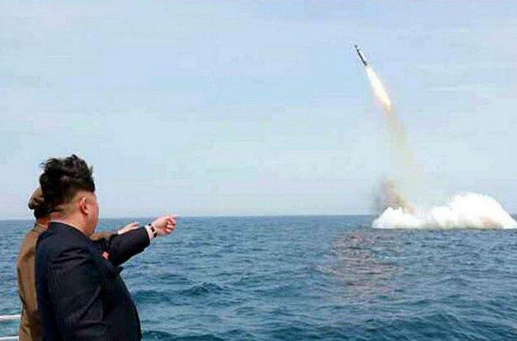 В Сеуле сообщили, что КНДР запустила баллистическую ракету с подлодки