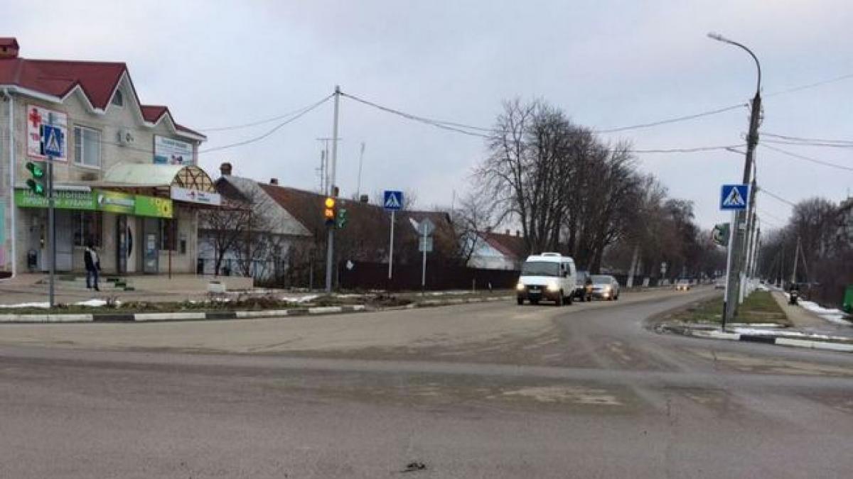 На Кубани женщина с ребенком сбита маршруткой Маршрутка сбила женщину с ребенком