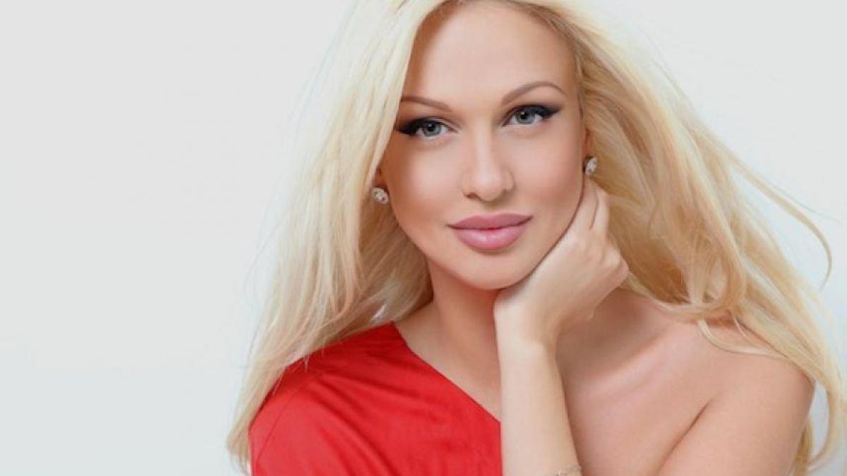 «Лучшее фото октября»: Виктория Лопырева сразила поклонников необыкновенным завораживающим взглядом Виктория Лопырева