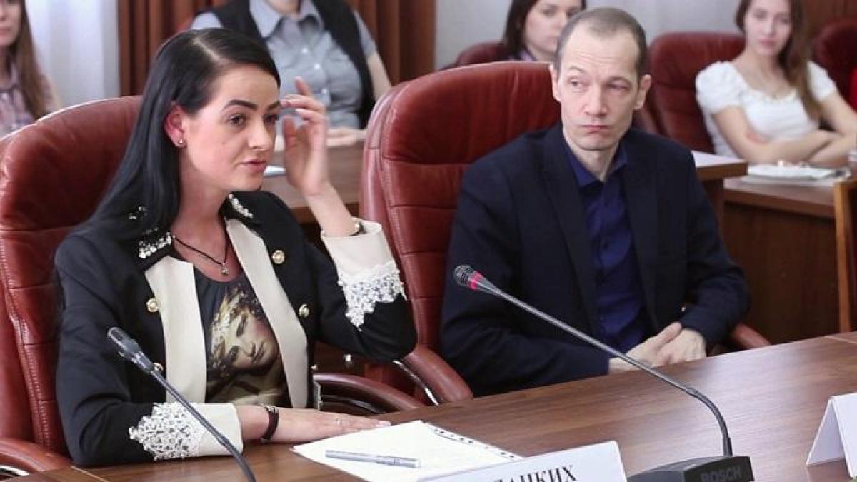 Ольга Глацких Глацких вернули на должность