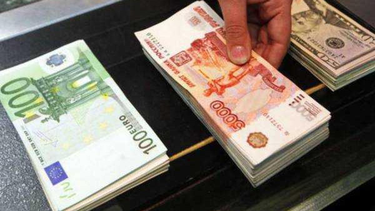 Курс доллара и евро на сегодня определил выгодную покупку и продажу в Липецке Курс доллара и евро на сегодня определил выгодную покупку и продажу валюты в Липецке