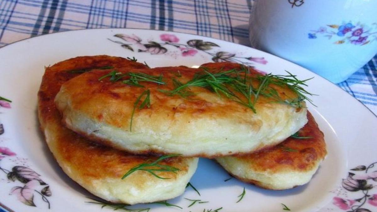 картофельные пирожки Картофельные пирожки с творогом: быстро, вкусно и сытно