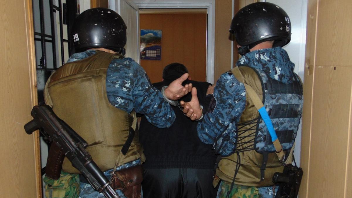Девушку под угрозой пистолета похитил молодой мужчина в Дагестане Похитителя девушки задержали полицейские