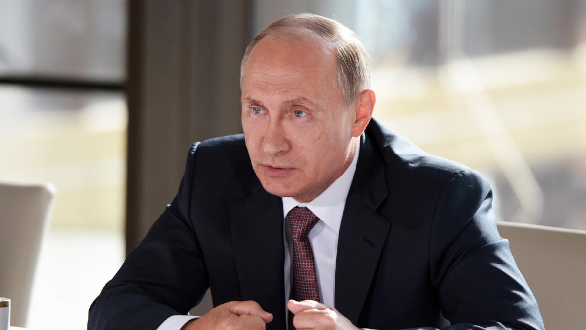 Путин подписал не тот закон: документ не принят ГД РФ и не одобен Совфедом - комментарий из Кремля Путин подписал не тот закон: документ не принят Госдумой и не одобен Совфедом