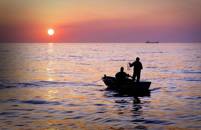В водах северной Норвегии погибли два российских рыбака