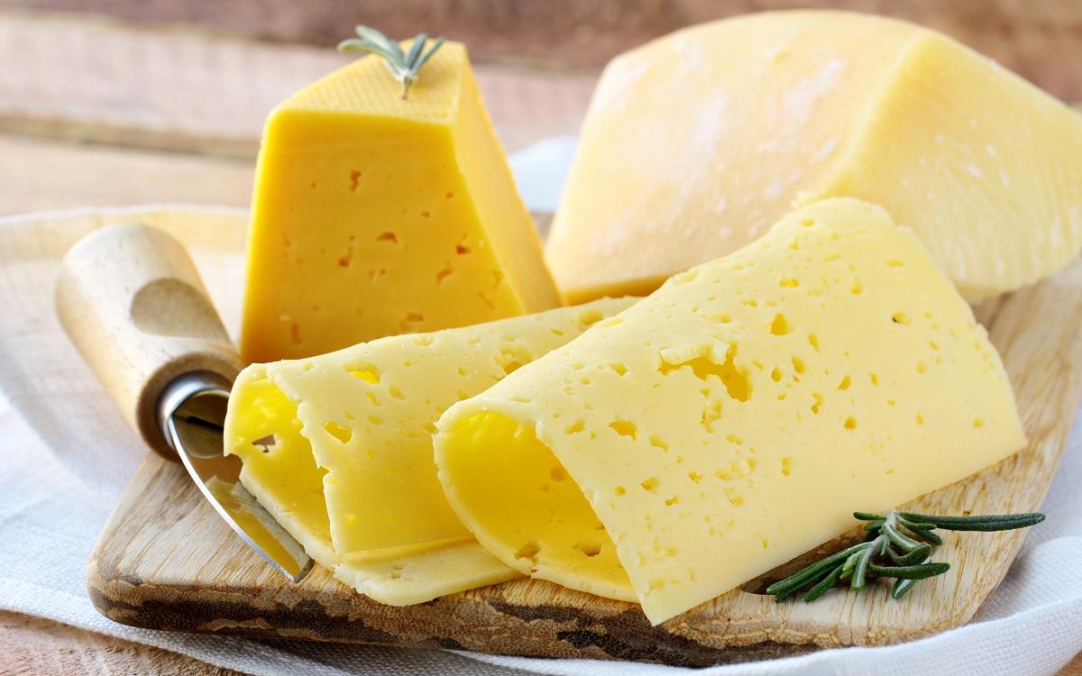 Росконтроль проверил Пошехонский сыр, названы лучшие производители