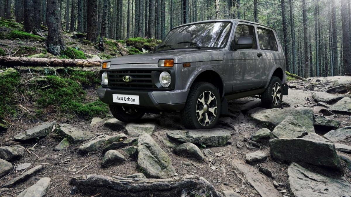 Новая Нива 4х4: АвтоВАЗ раскрыл секреты Lada 4х4, обозначив новую комплектацию и цену Новая Нива 4х4: АвтоВАЗ раскрыл секреты Lada 4х4