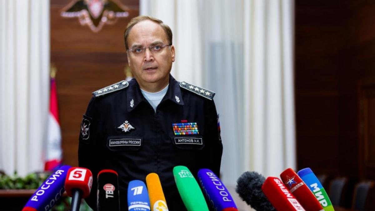 Анатолий Антонов обратился к японским коллегам Замминистра обороны РФ призвал Японию подержать гуманитарную операцию в Алеппо
