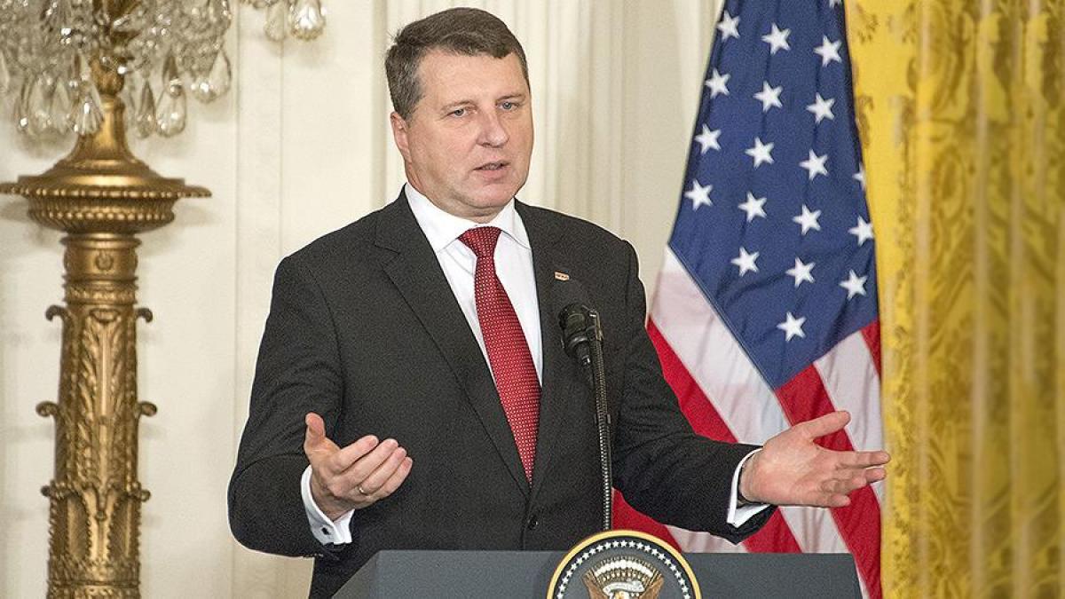 В Латвии поняли, почему США не спасет Европу от России Российские «военные мускулы»: президент Латвии понял, что США не защитит Европу от России