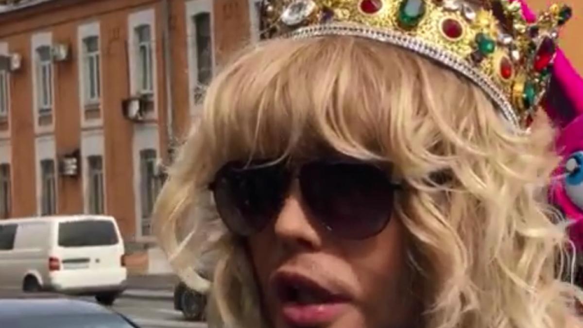 Сергей Зверев оштрафован на 15 тыс. рублей за пикет Сергей Зверев оштрафован на 15 тыс. рублей за пикет около Кремля