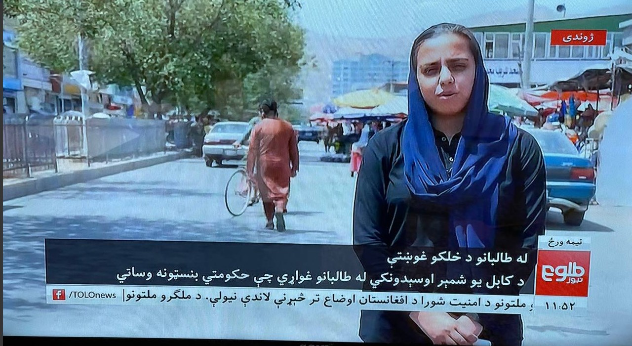 Представитель талибов впервые дал интервью женщине после взятия Афганистана