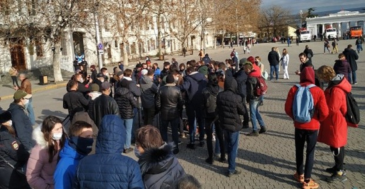 Новости на сегодня в крыму обстановка. Митинг 26 февраля 2014 Симферополь. Протесты в Крыму 2014. Крым февраль 2014. Митинги в Крыму в 2014 году.