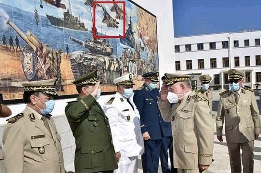На здании Минобороны Алжира появилась картина с изображением истребителя Су- 57