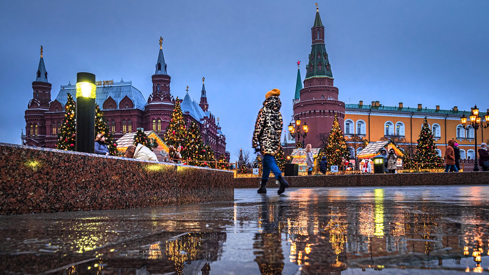 Январь куда пойти. Зима в Москве. Москва зимой. Новогодняя Москва. Красная площадь зимой.