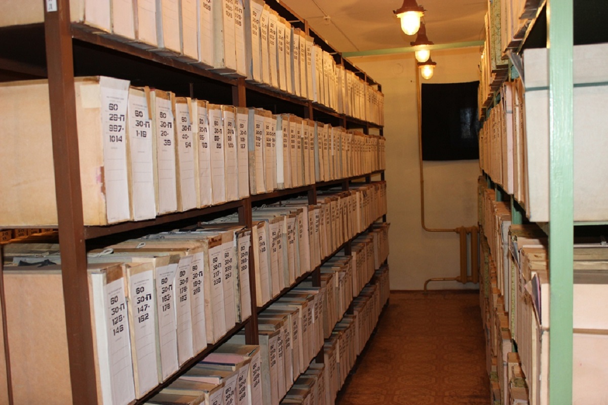Организация хранения дел в архиве. Архивное хранение дел. Хранилище архива. Дела в архиве. Архив картотека.