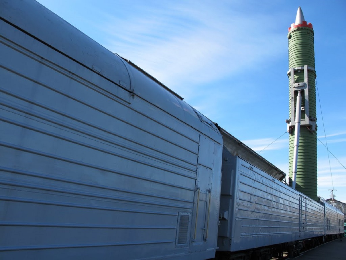 Железнодорожный комплекс. БЖРК Баргузин. Боевой Железнодорожный комплекс Баргузин. Боевой Железнодорожный ракетный комплекс Баргузин. Ракетный комплекс Баргузин БЖРК.