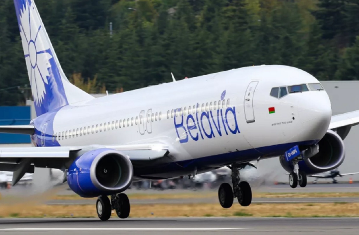 Авиабилеты белавиа. Belavia 737-800. Боинг 737 Белавиа. Боинг 737-800 Белавиа. Boeing 737-8 Белавиа.