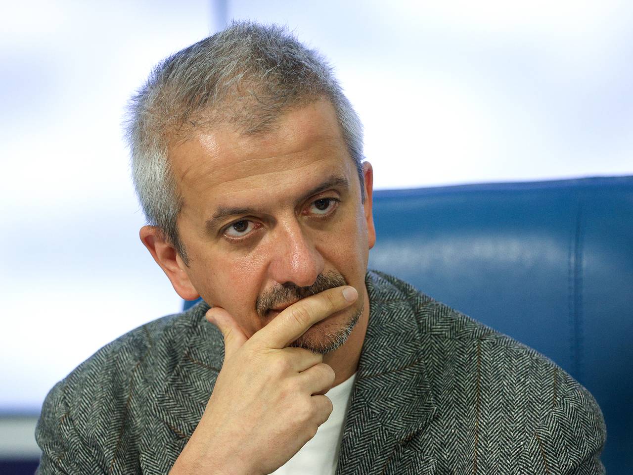 Богомолов объяснил, почему не вернет фразу об Украине в спектакль "На ...