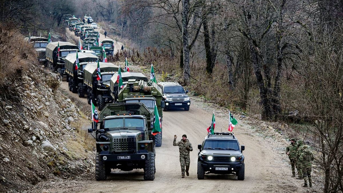 Колонна военной техники в Чечне