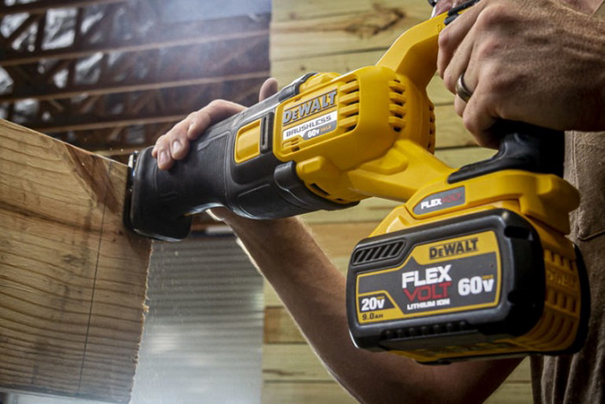 Сабельная пила dewalt. Сабельная пила DEWALT 389. DEWALT FLEXVOLT. DEWALT FLEXVOLT 5713. Сабельная пила DEWALT dcs389.