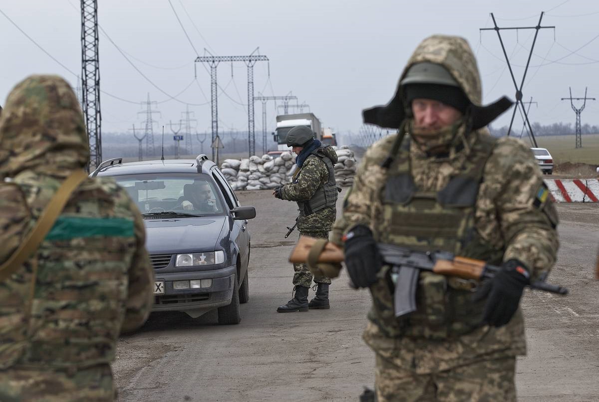 ВСУ В Бердянске боевики. Русские в ДНР. Опорник ВСУ.