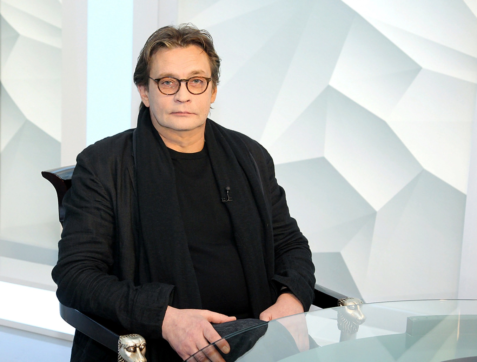 Александр Домогаров заявил о необходимости поддерживать свою страну