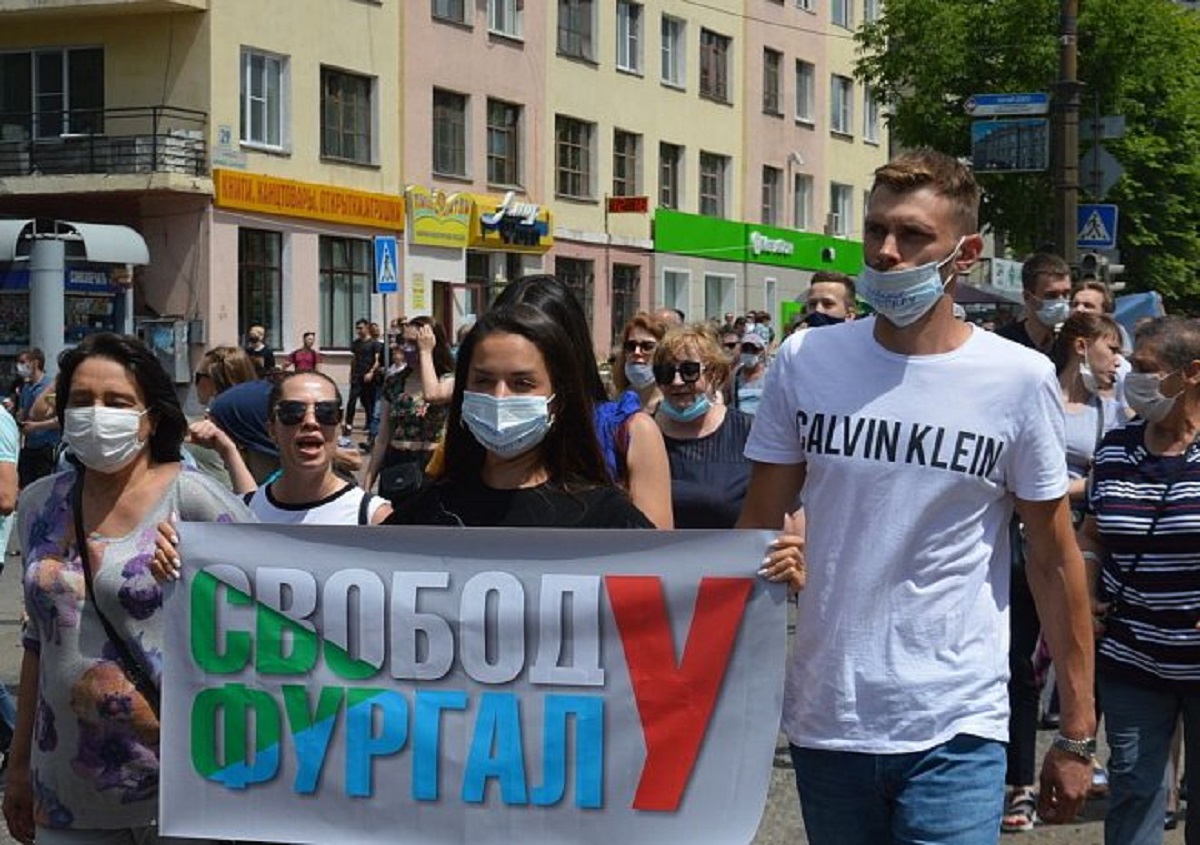 Митинг в хабаровске сми. Протесты в Хабаровске. Митинги за Фургала. Протесты в Хабаровском крае 2020. Митинги в поддержку Фургала.